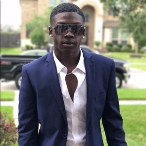 Meet your Posher, Louis